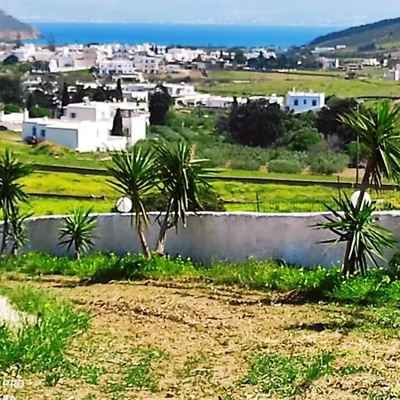 Apartment Irini's B & W House With Jacuzzi *