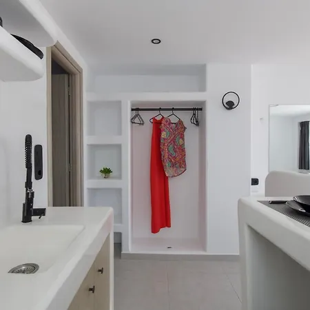 Irini's B & W House With Jacuzzi Apartment Dhragoulas