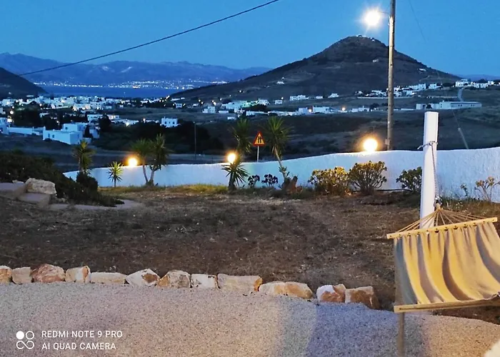 Irini's B & W House With Jacuzzi דירה Dhragoulas