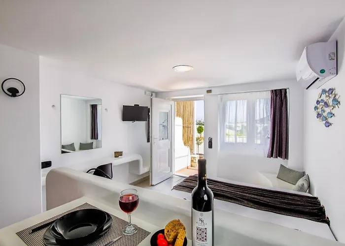 דירה Irini's B & W House With Jacuzzi