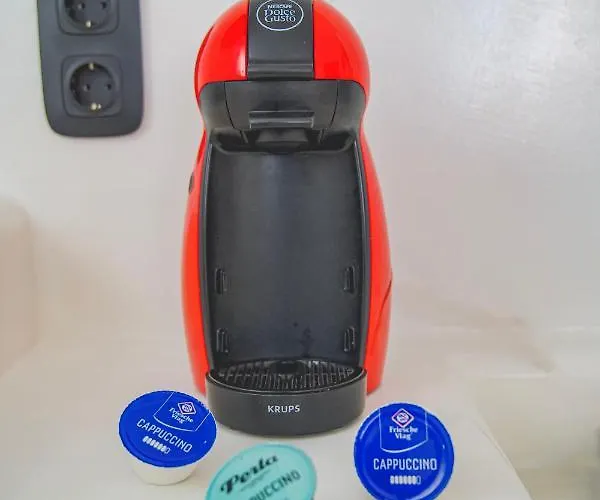 Irini's B & W House With Jacuzzi דירה Dhragoulas